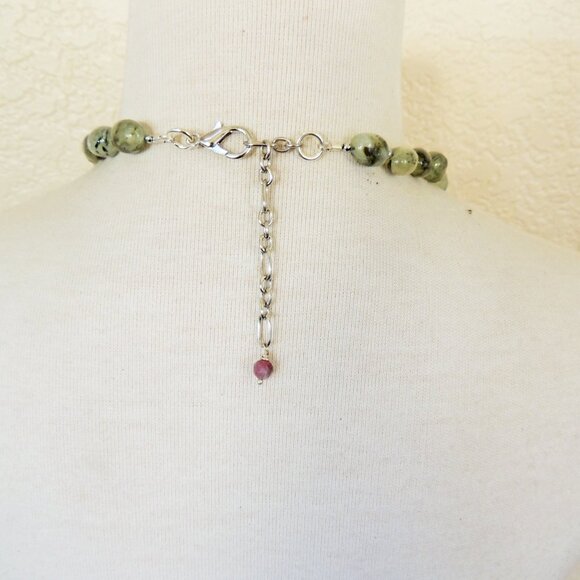 Sage Green Prehnite & Maroon Strawberry Quartz Beaded Strand Statement Necklace - Picture 3 of 3